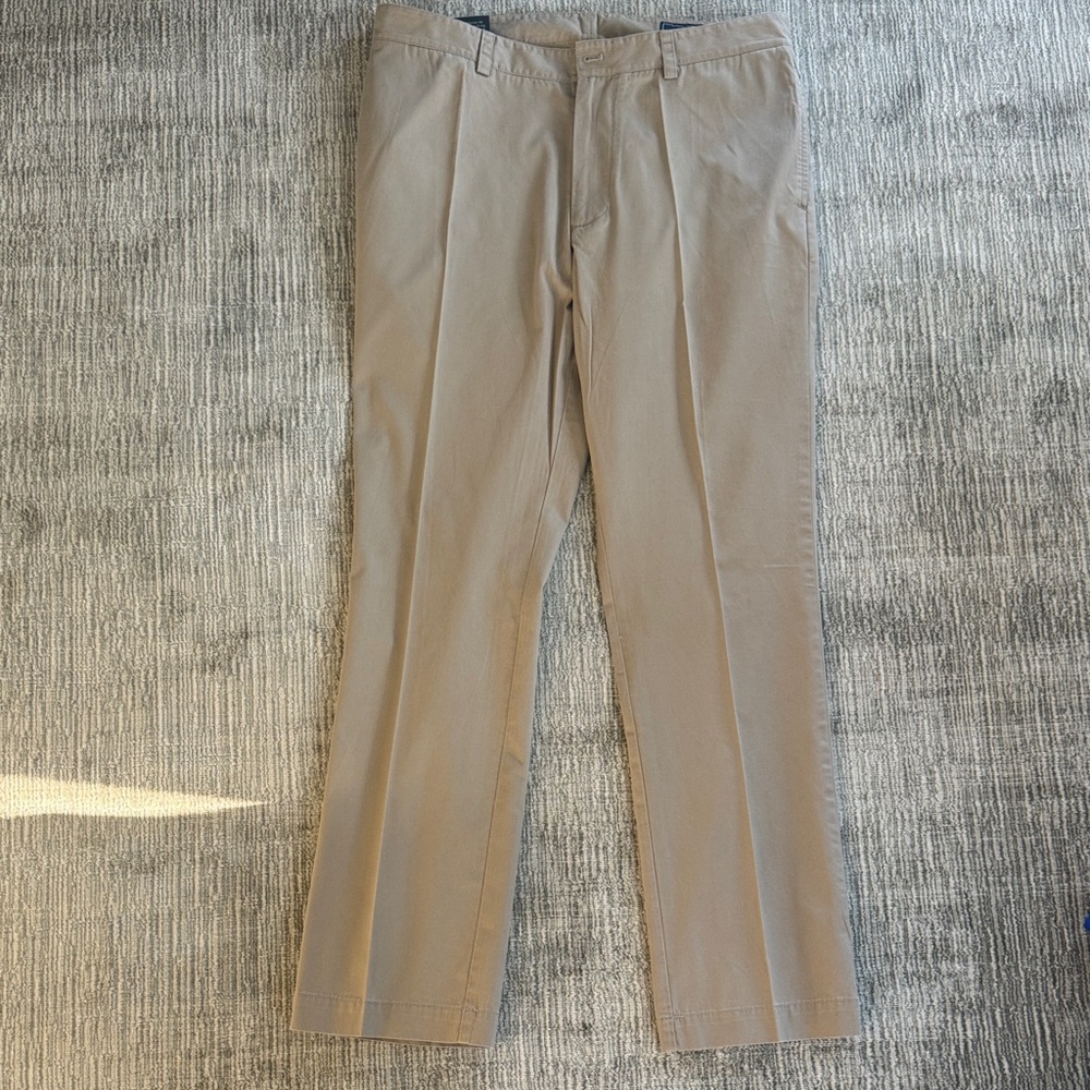 Vineyard Vines Men's Khaki Chinos (34, 32)